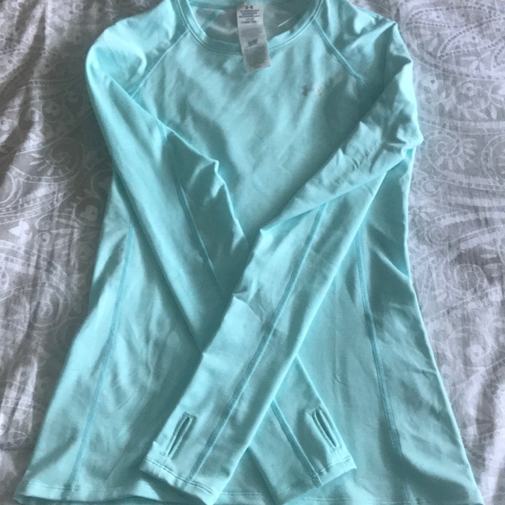 Under Armor top